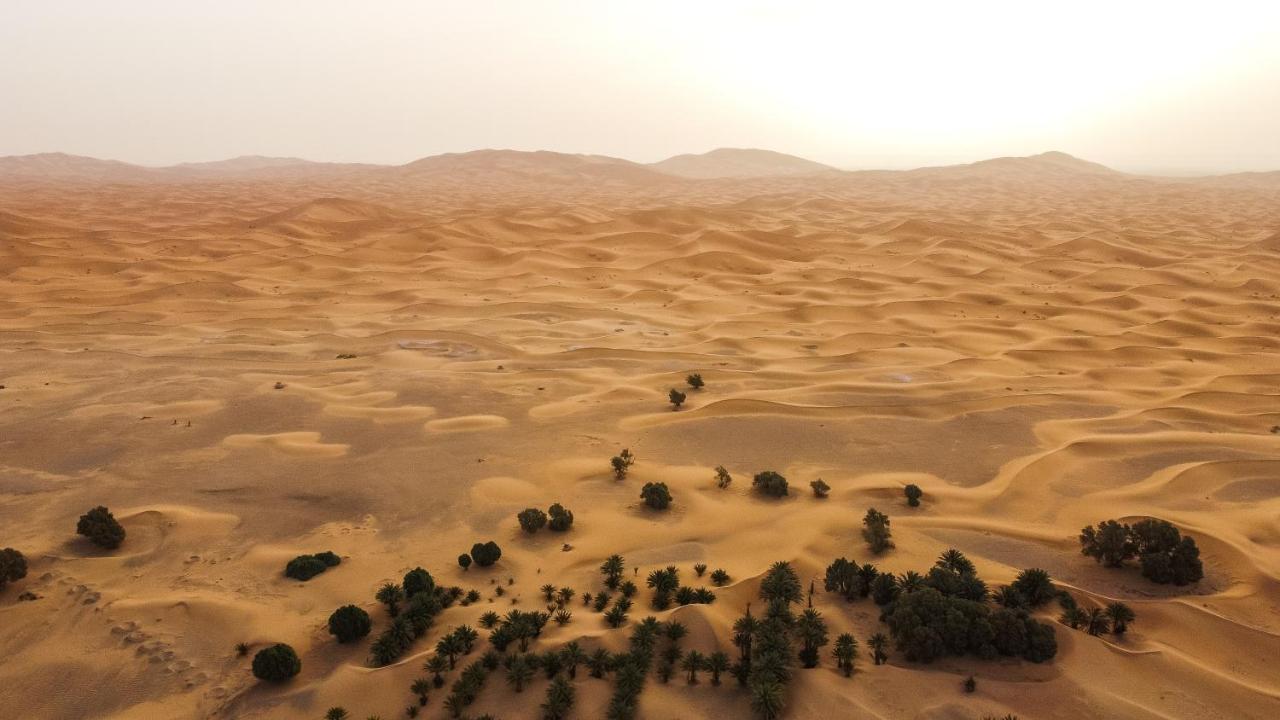 Riadsuerteloca Merzouga Hassilabied Eksteriør billede The Sahara Desert