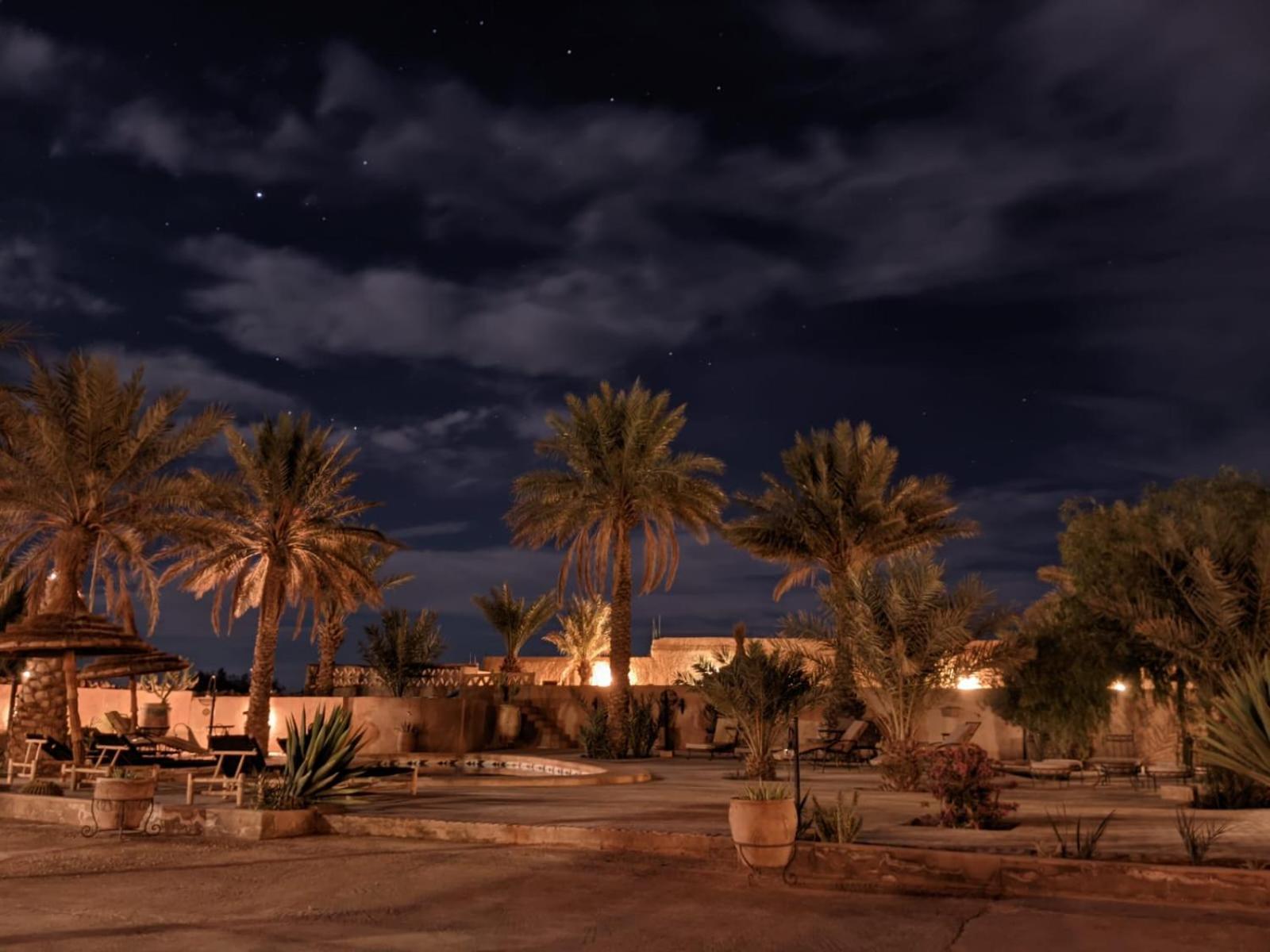 Riadsuerteloca Merzouga Hassilabied Eksteriør billede Al-Qatif at night